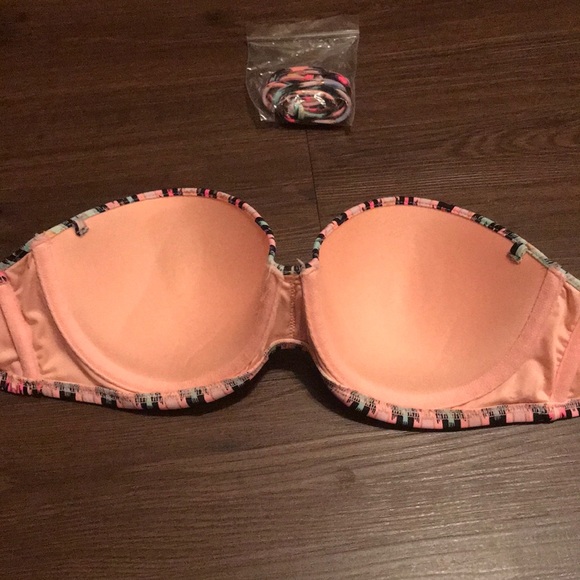 Victoria’s Secret Bandeau Swim Top w/Strap - Picture 3 of 4